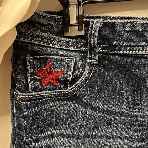 Distressed jeans - Picture 3 of 7